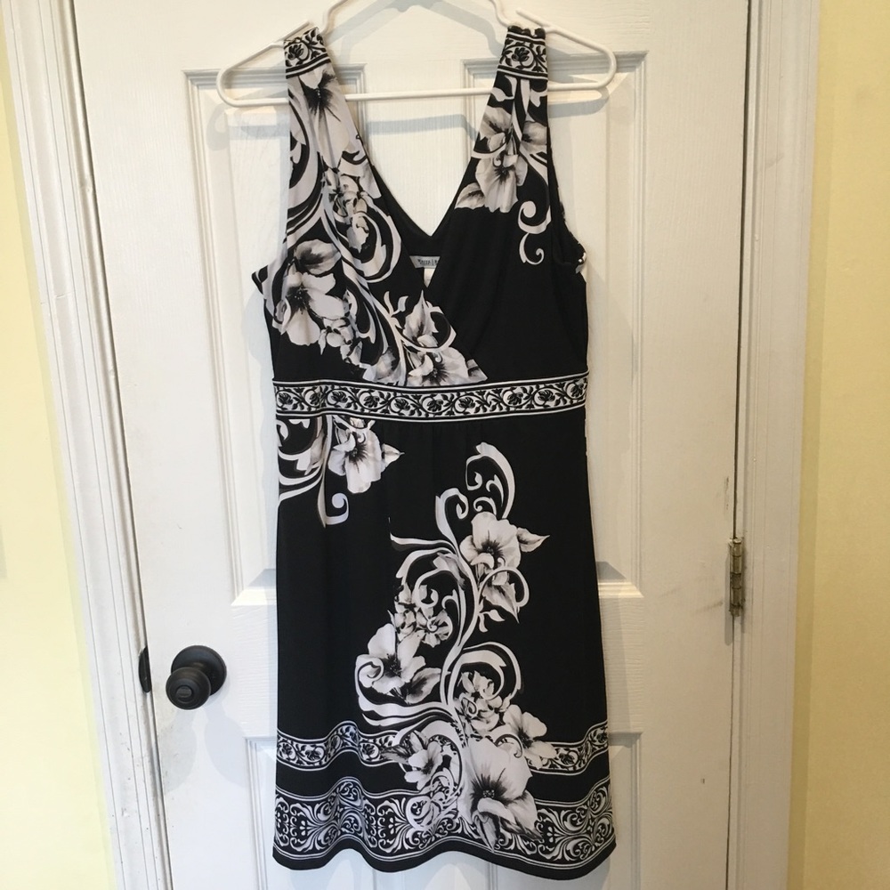 Black and White Sleeveless Dress